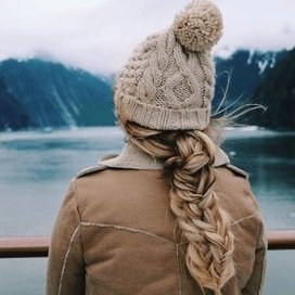 5 Cute Hairstyles That Pair Perfectly With Your Winter Hair Accessories